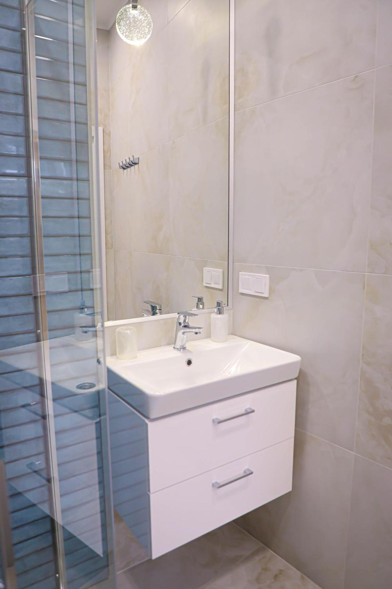 Modern Apartment, 3Mins To Opera Lviv Exterior photo