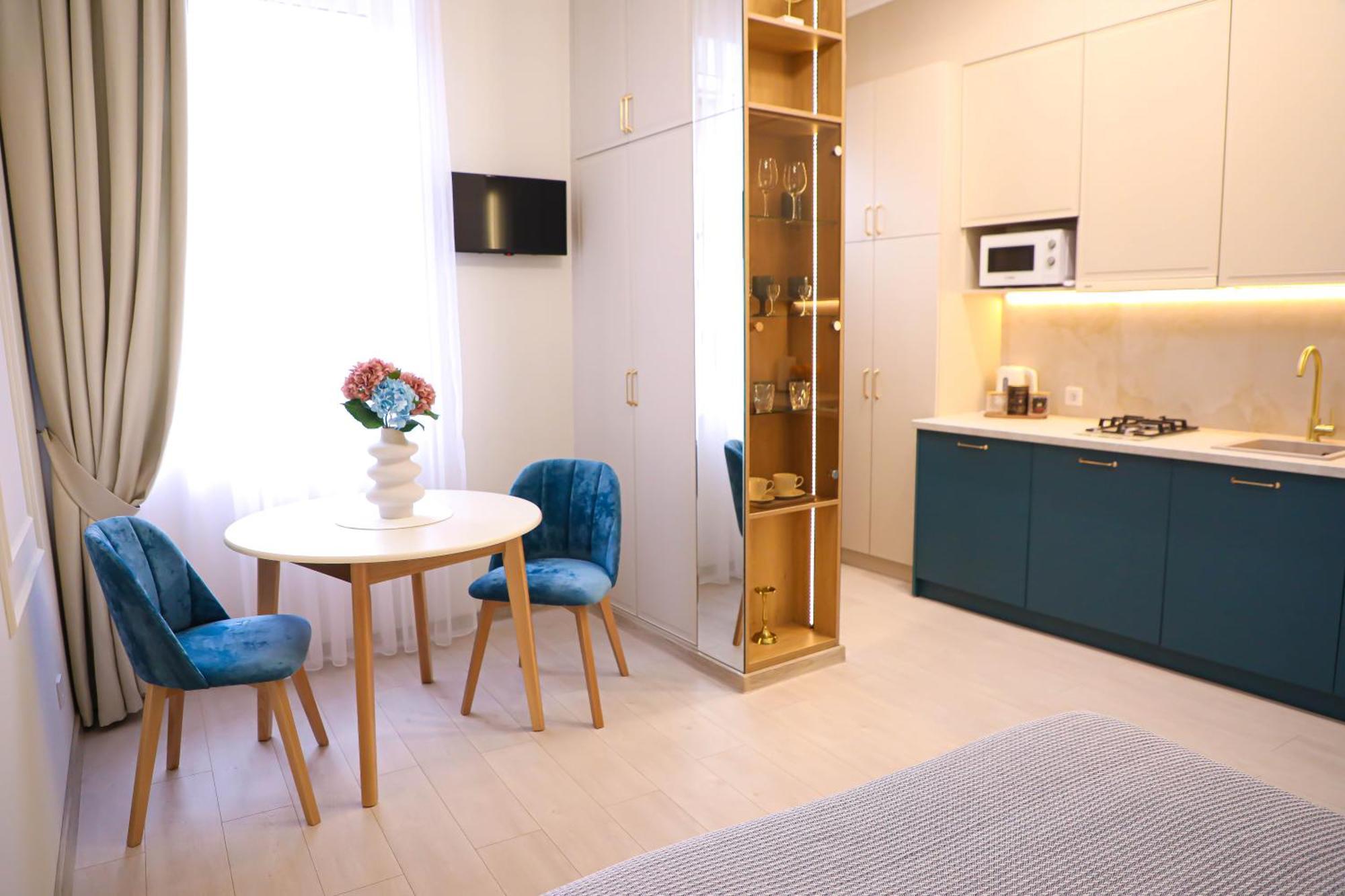 Modern Apartment, 3Mins To Opera Lviv Exterior photo